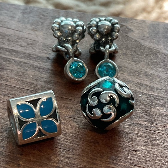 Beautiful blues set of Pandora sterling charms with enamel & blue topaz accents - Picture 1 of 5